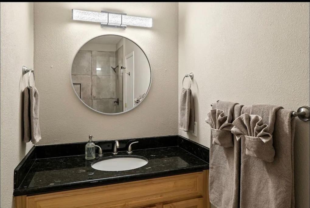 Spacious W Sedona 4 Bedroom Contemporary House! מראה חיצוני תמונה